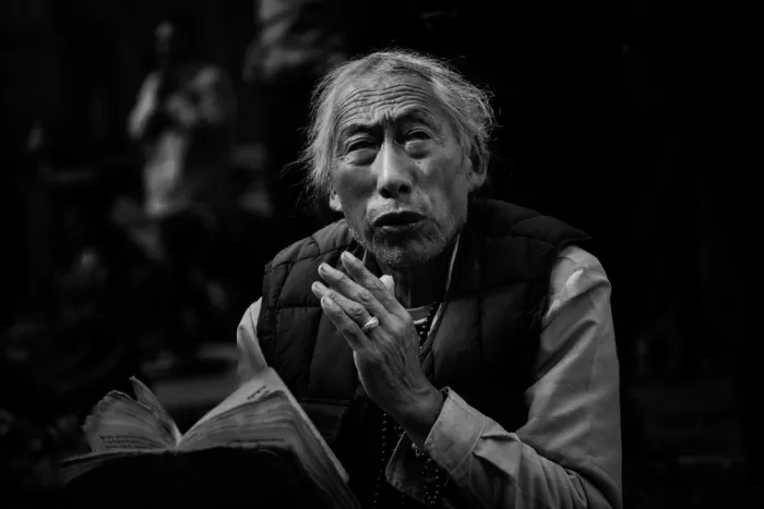 天馬, Feng Chao: A Tibetan Man in Prayer