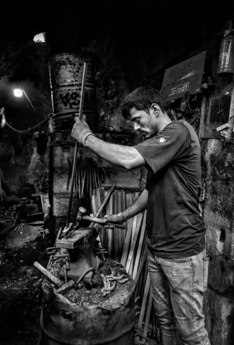 Alsofey, Bashar: Fabbro tradizionale _ Lavoro manuale