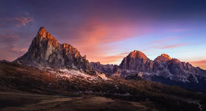Li, Bing: Ein würziger Sonnenaufgang in den Dolomiten