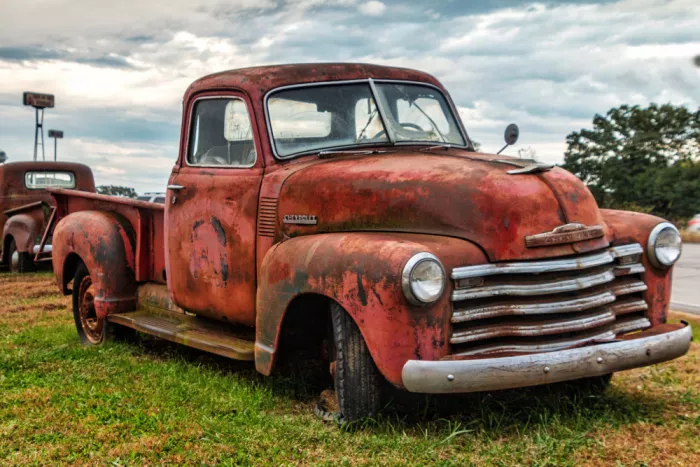 GuruShots: Vecchio Camion Arrugginito Sull