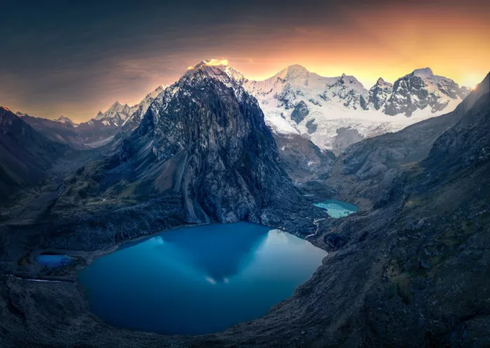 P., Ruiqing: The Sacred Heart of the Andes