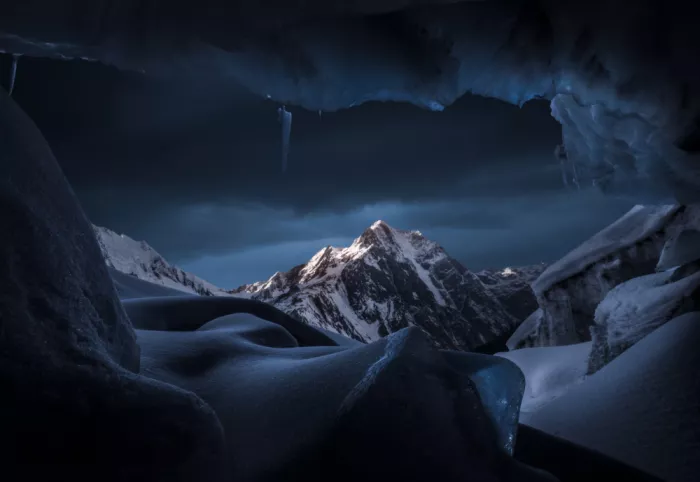 Ye, NingYun: Glaciar misterioso