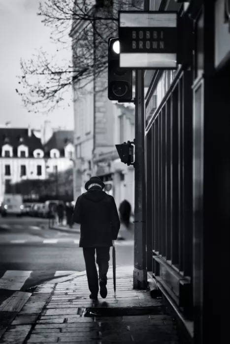 la, De Javier: Francouzský gentleman