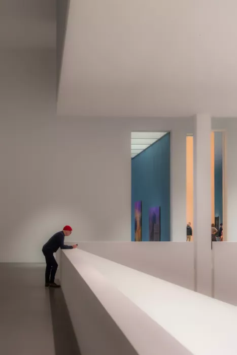 Dauer, Andy: Au musée