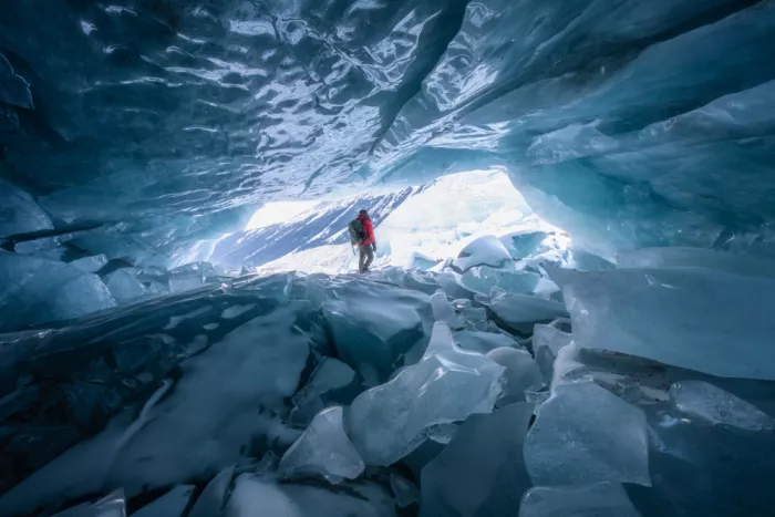 （李永男）, Li Yongnan: Explore the Ice Cave