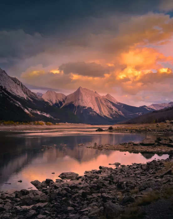 Li, Bing: Ein goldener Moment am Medicine Lake