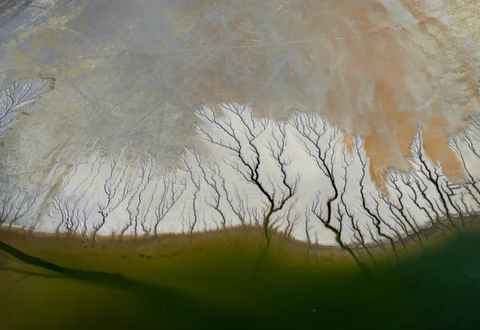 Dou, Shenshen: El flujo sedimentario