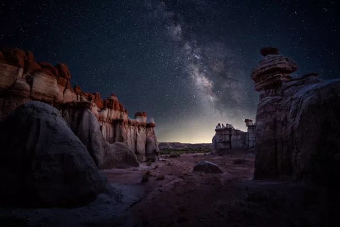 天馬, Feng Chao: Night Witness