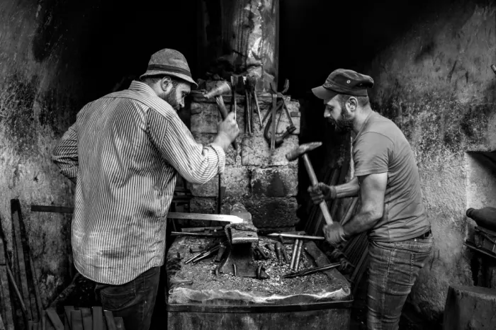 Alsofey, Bashar: Fabbro tradizionale _ Lavoro manuale