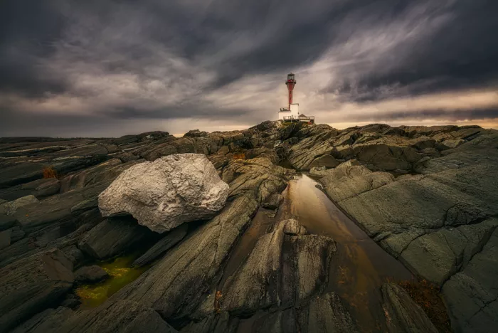 Ben.C.L: Faro rocoso