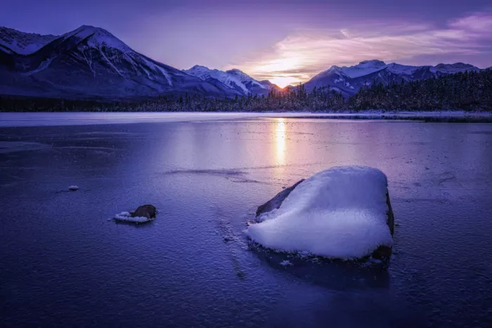 Zhang, Lisa: Coucher de soleil aux lacs Vermillon