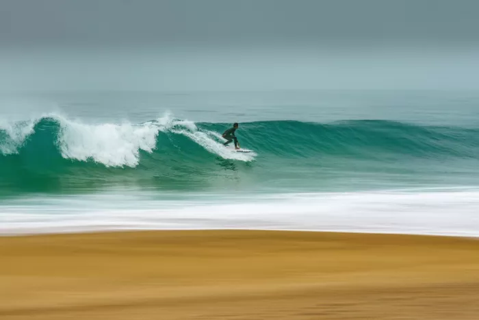 Reichelt, Dieter: riding on the waves