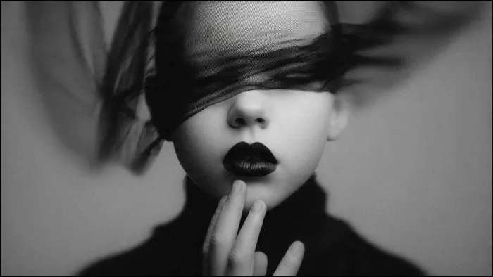 Camlilar, Erkan: Veuve noire