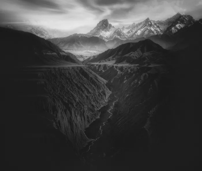 Hongchao, and Gu: El largo descenso