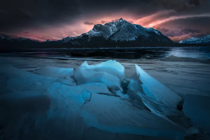 Li, Bing: Wintermorgen an einem gefrorenen See