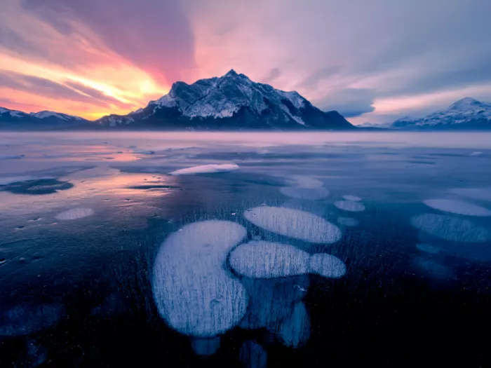 Lipinghu: Frozen footprints