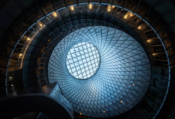 Lu, Catherine: Oberlicht im Transitcenter
