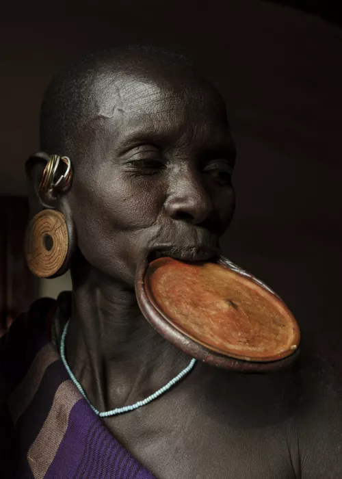 Molina, Elena: Suri woman at Omo Valley