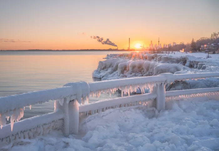 Zhao, Emma: Frozen Shore
