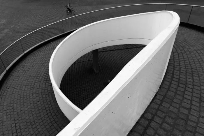 (laGrange), Vangindertael Luc: The path winding down