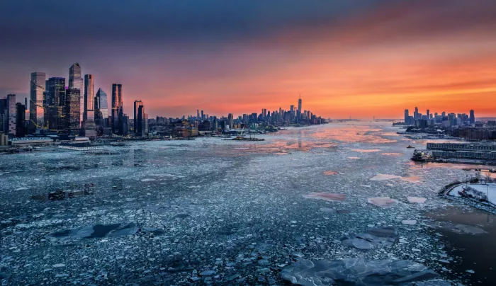 Dai, (David) Wei: Between Ice and Light