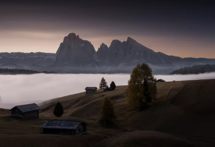 Ye, NingYun: Niebla matutina en los Dolomitas