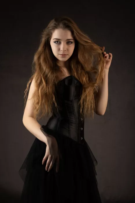 VAGRAMYAN, GAGIK: ADELAIDA PORTRAIT
