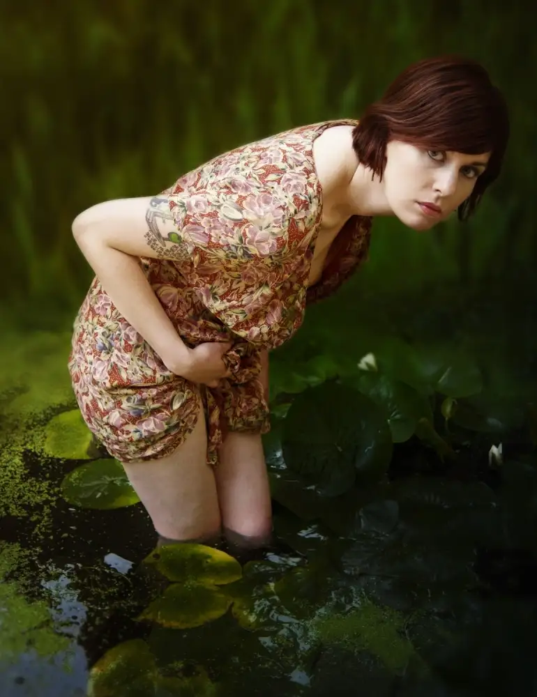 kenp: Carly tra le ninfee