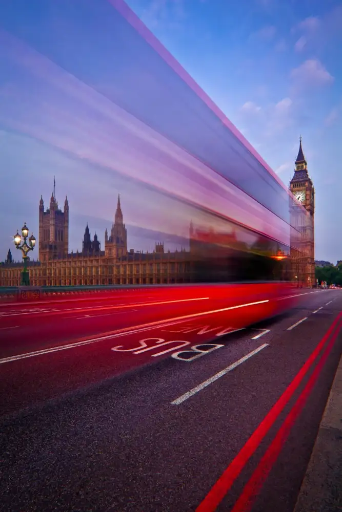 Doyle, Renee: Londoner Big Ben-Busspur