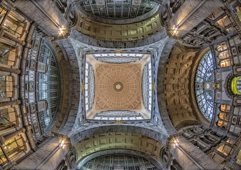 Houte, Van Jef: Die Eisenbahnkathedrale