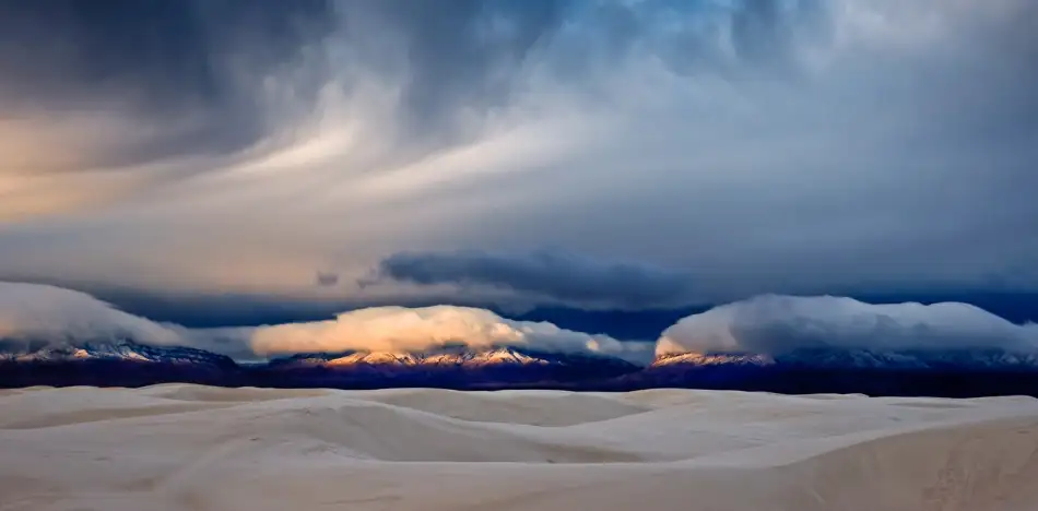 Fan, John: Pausa di un giorno a White Sand