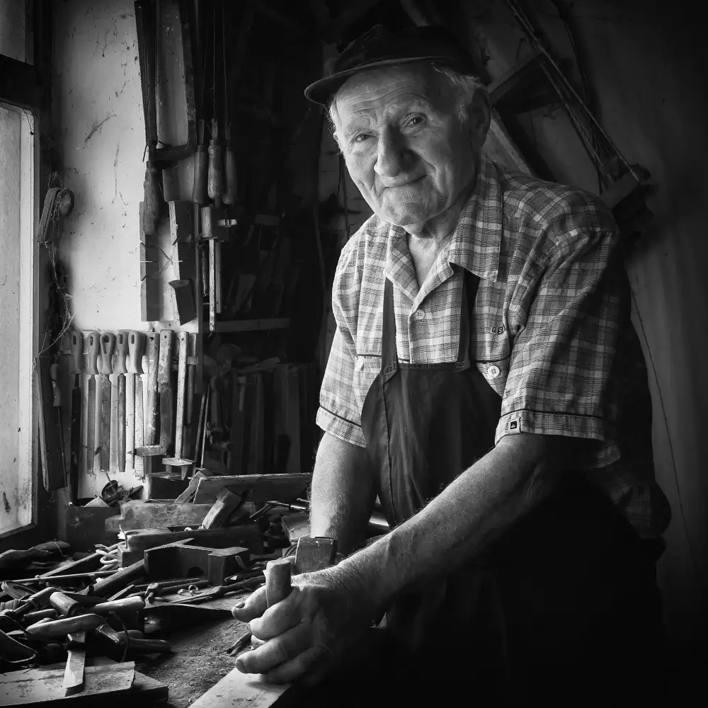 Szabolcs, Hober: un viejo carpintero