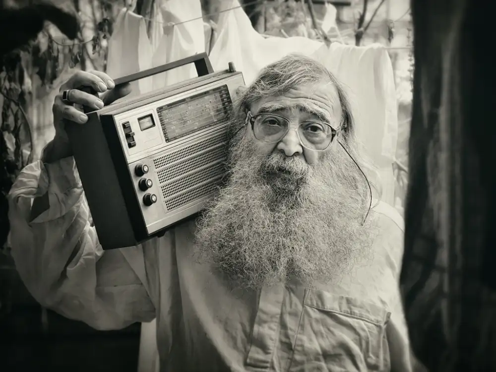Knartist: Radio,quelqu'un t'aime encore