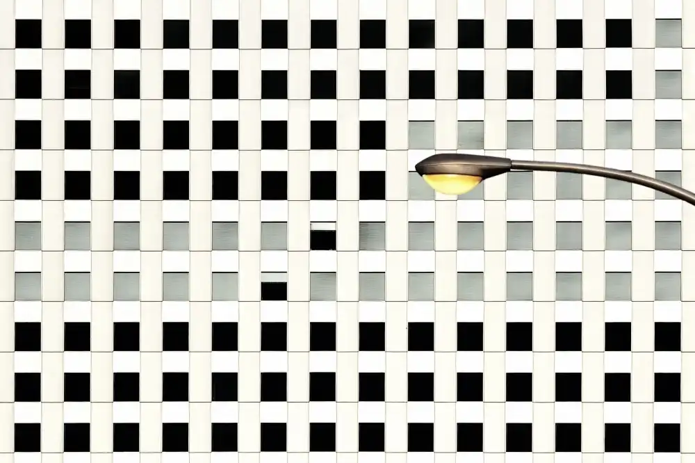 TAKAUE, Akira: Una matriz de ventana isotófica