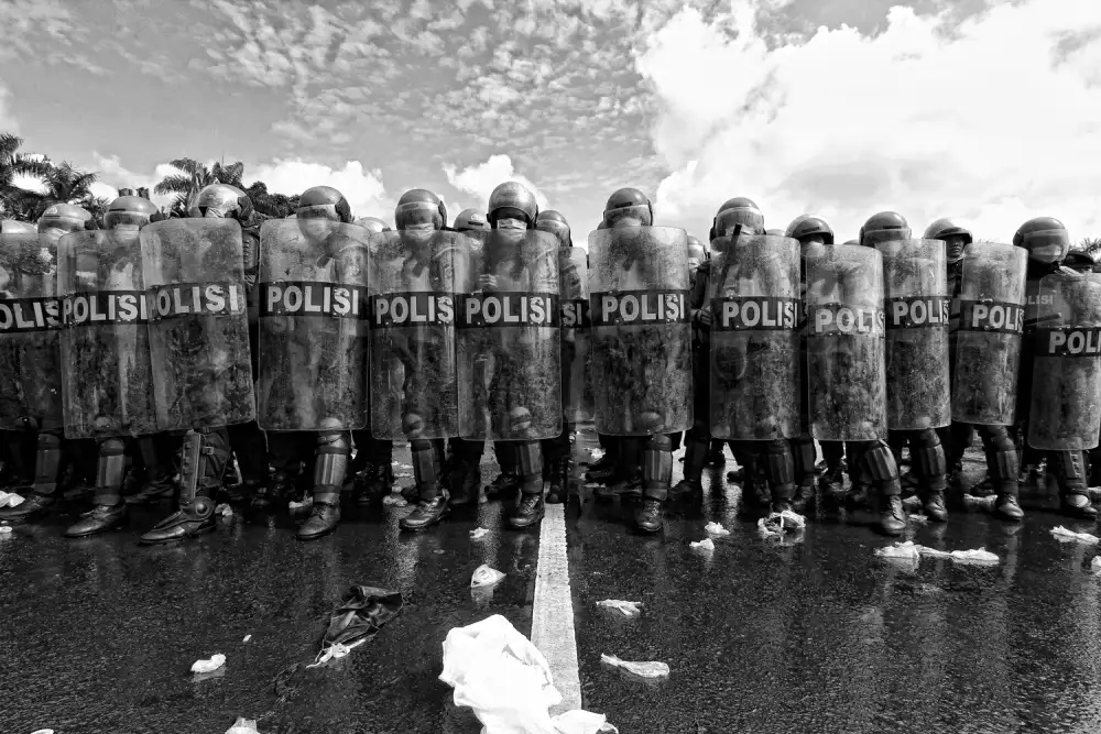 bhayangkara, salim m: police barricades