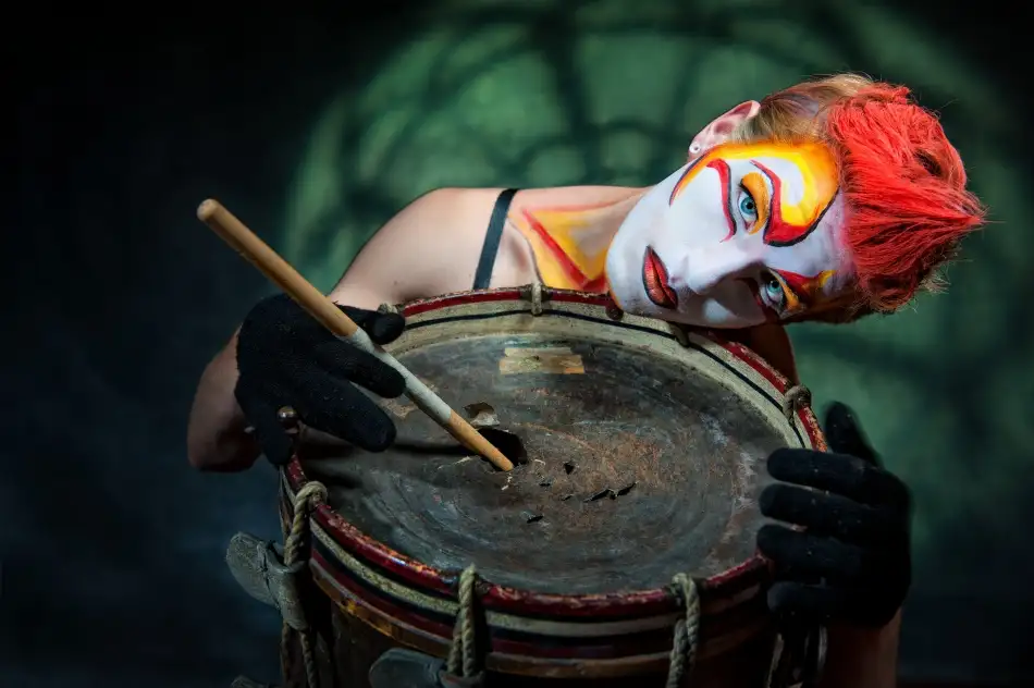 Galon, Derek: Batteur silencieux