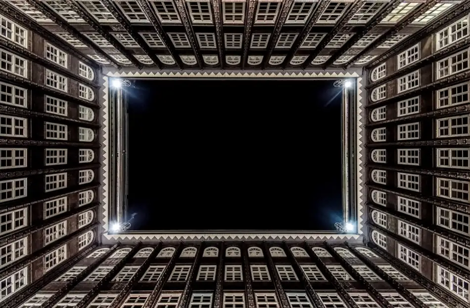 Schmidtke, Holger: Chilehaus di notte
