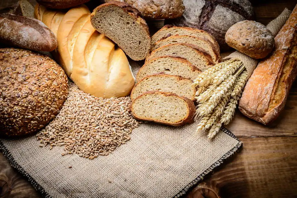 Neznámý: Čerstvý chléb a pšenice