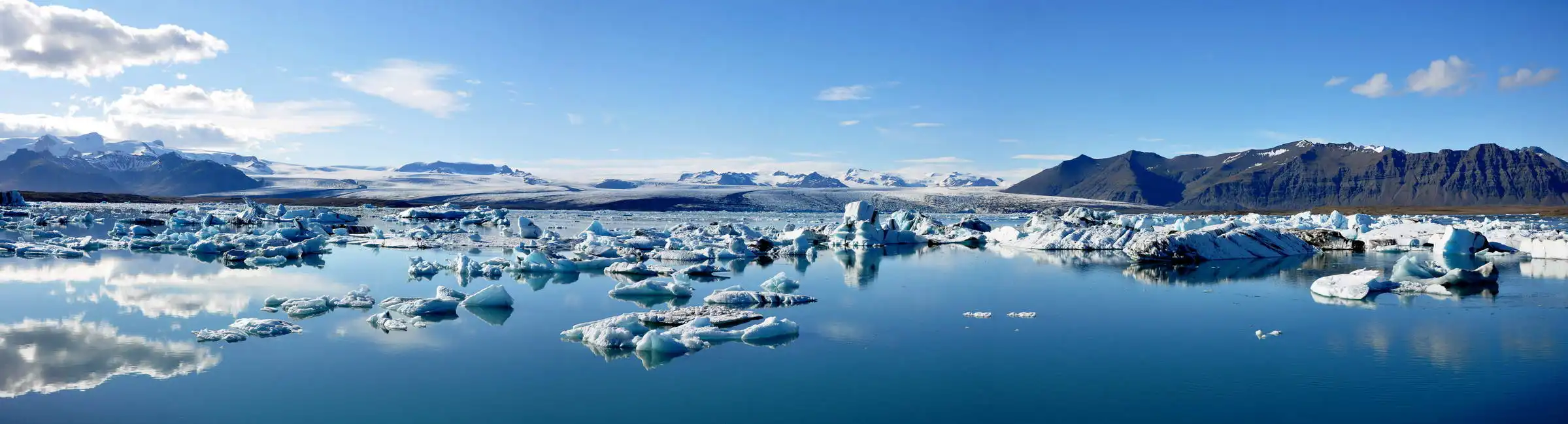 Neznámý: Panoramatický pohled na ledovcové jezero Jokulsarlon