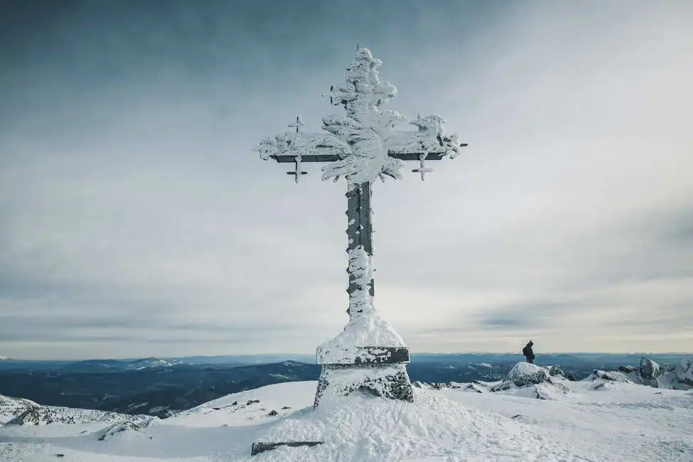 Neznámý: Kříž v Sheregesh na Sibiři
