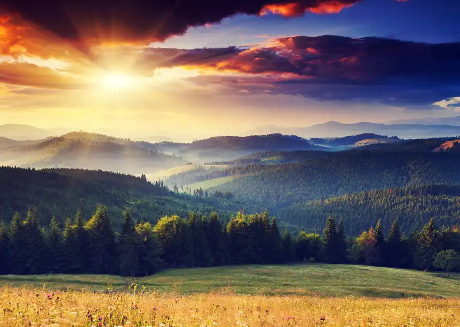 Neznámý: Západ slunce v horách, Karpaty, Ukrajina