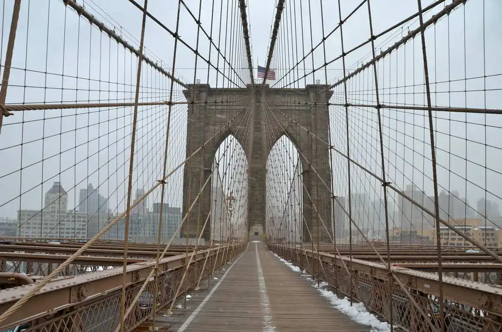 Neznámý: Brooklyn Bridge v zimě, New York City