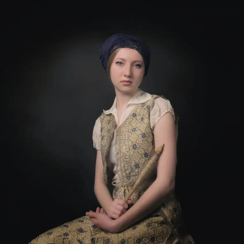 Fira, Alexandra: Pas de nom