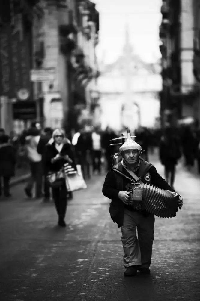 Oncete, Julien: Orchestra-uomo
