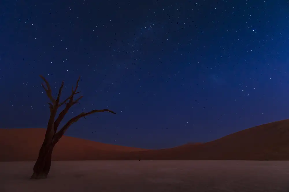 Khataw, Ali: Étoiles et dunes
