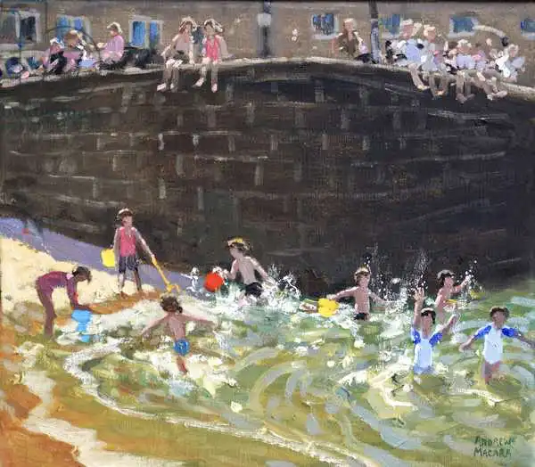 Macara, Andre: Splashing in Tenby Harbour