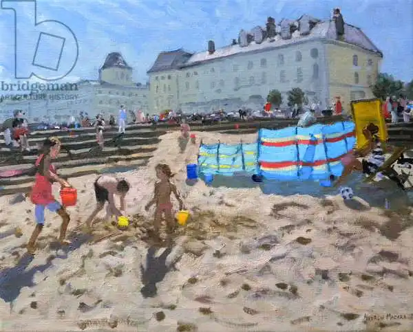 Macara, Andre: Playing in the sand,Llandudno. 2010