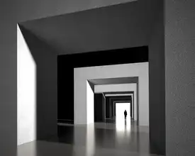 Bunjamin, Antonyus: Chodba