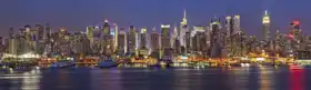 Neznámý: Pohled na noční Manhattan, New York