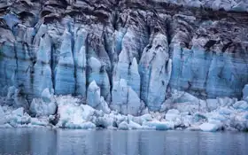Neznámý: Ledovec v národním parku Glacier Bay na Aljašce